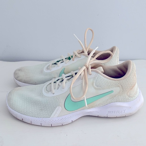 Nike Shoes - 🌸Women’s Nike Running Shoes